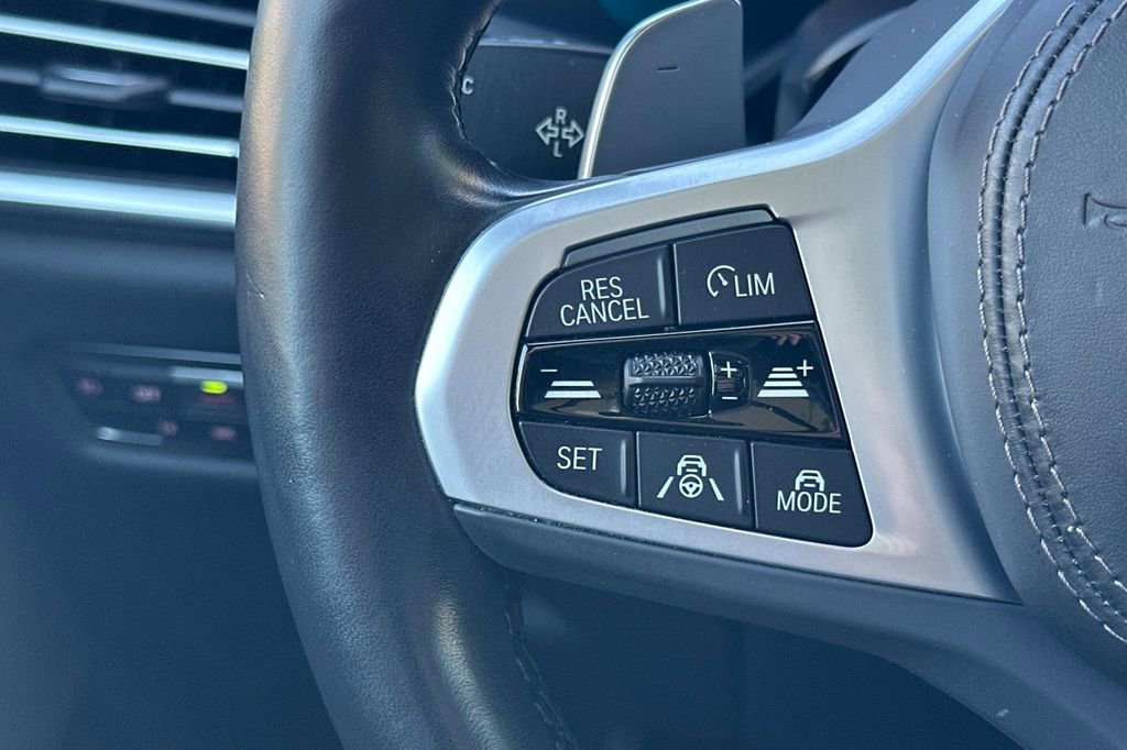 Used 2022 BMW X7 M50i image 27