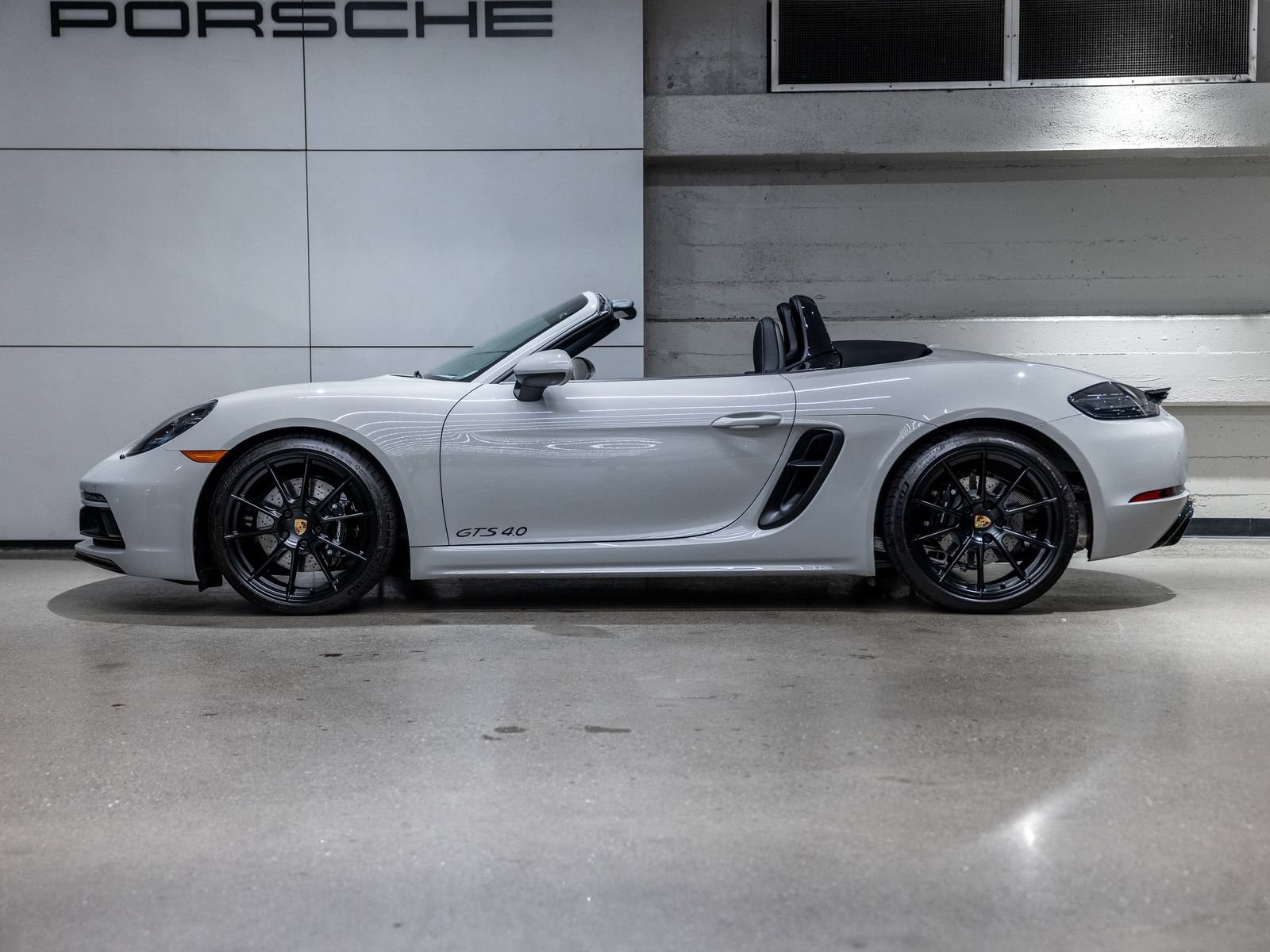 Certified 2025 Porsche 718 Boxster GTS RWD image 2