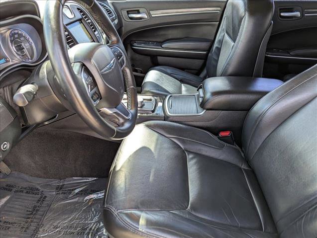 Used 2018 Chrysler 300 Touring L image 15