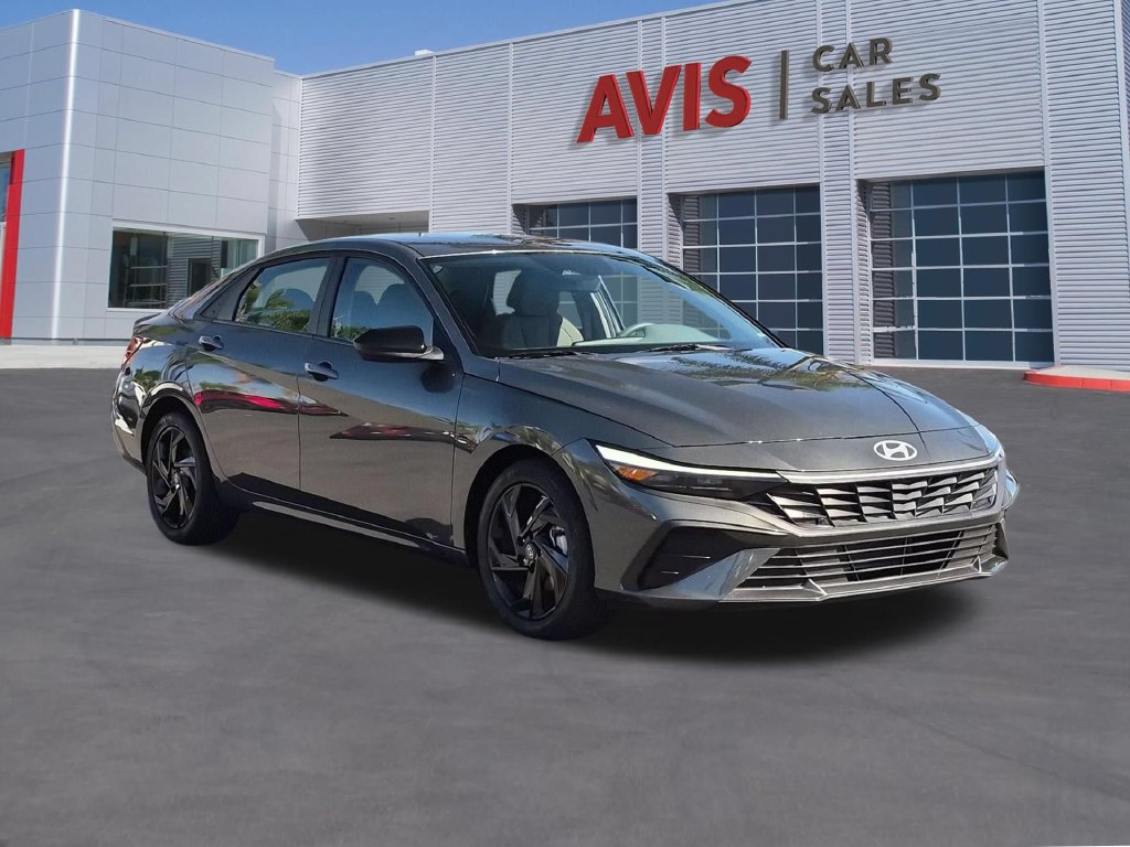 Used 2026 Hyundai Elantra Sport FWD image 3