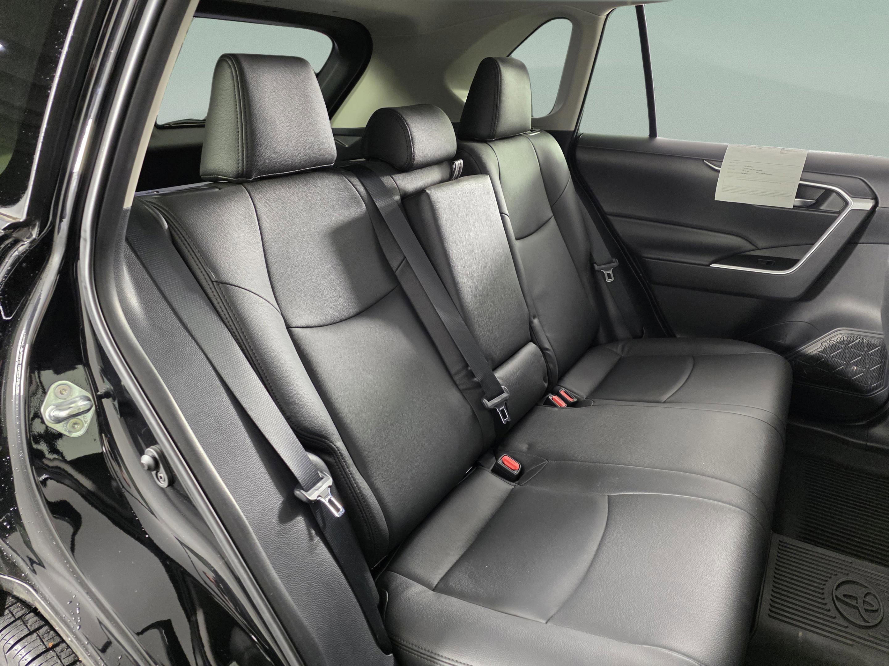 Used 2021 Toyota RAV4 XLE image 25