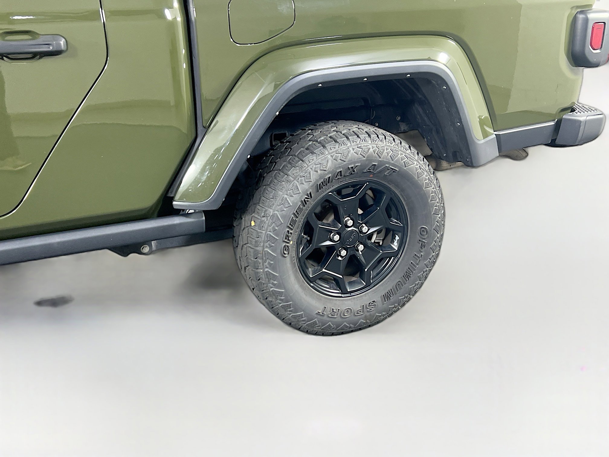 Used 2022 Jeep Gladiator Willys image 30