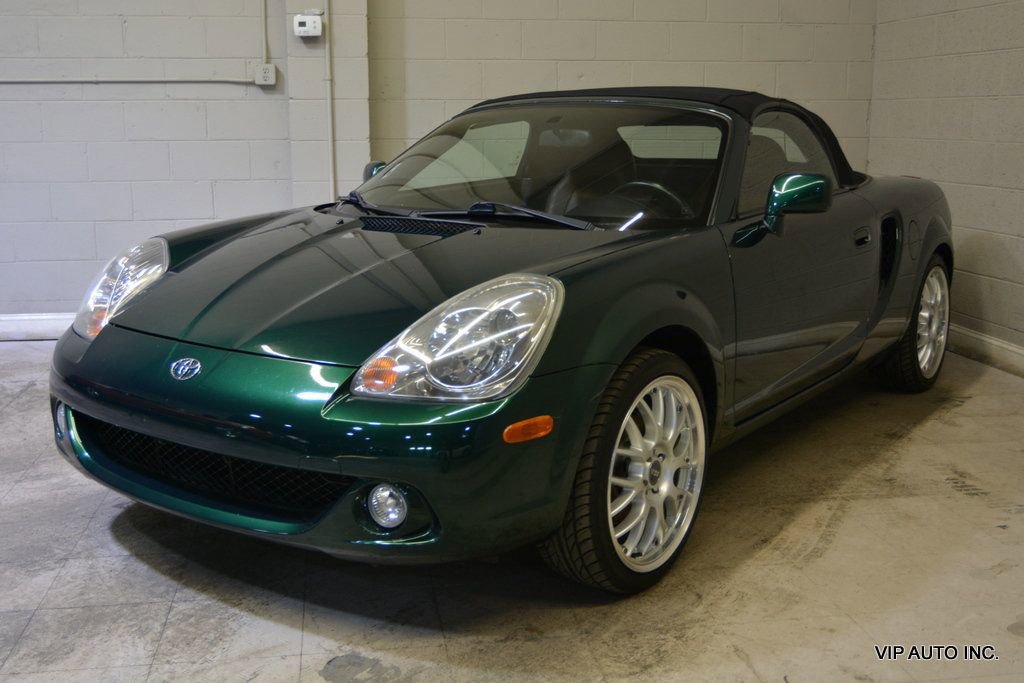 Used 2003 Toyota MR2 image 2