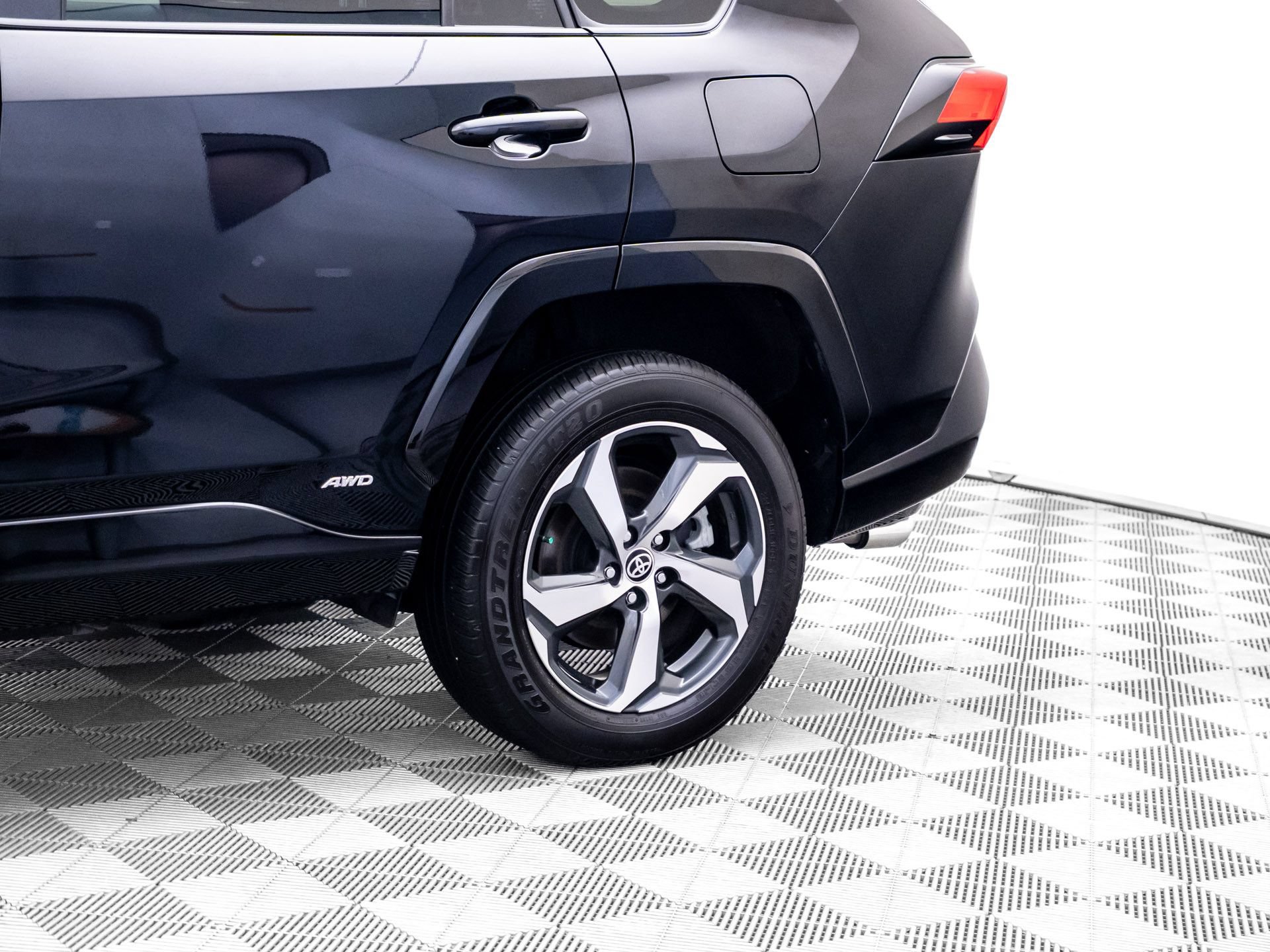 Used 2025 Toyota RAV4 SE AWD/4WD image 39