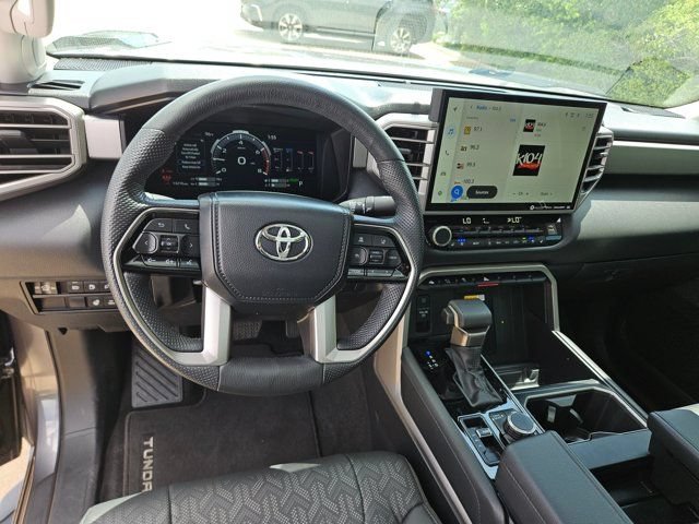 Used 2024 Toyota Tundra Limited AWD/4WD image 18