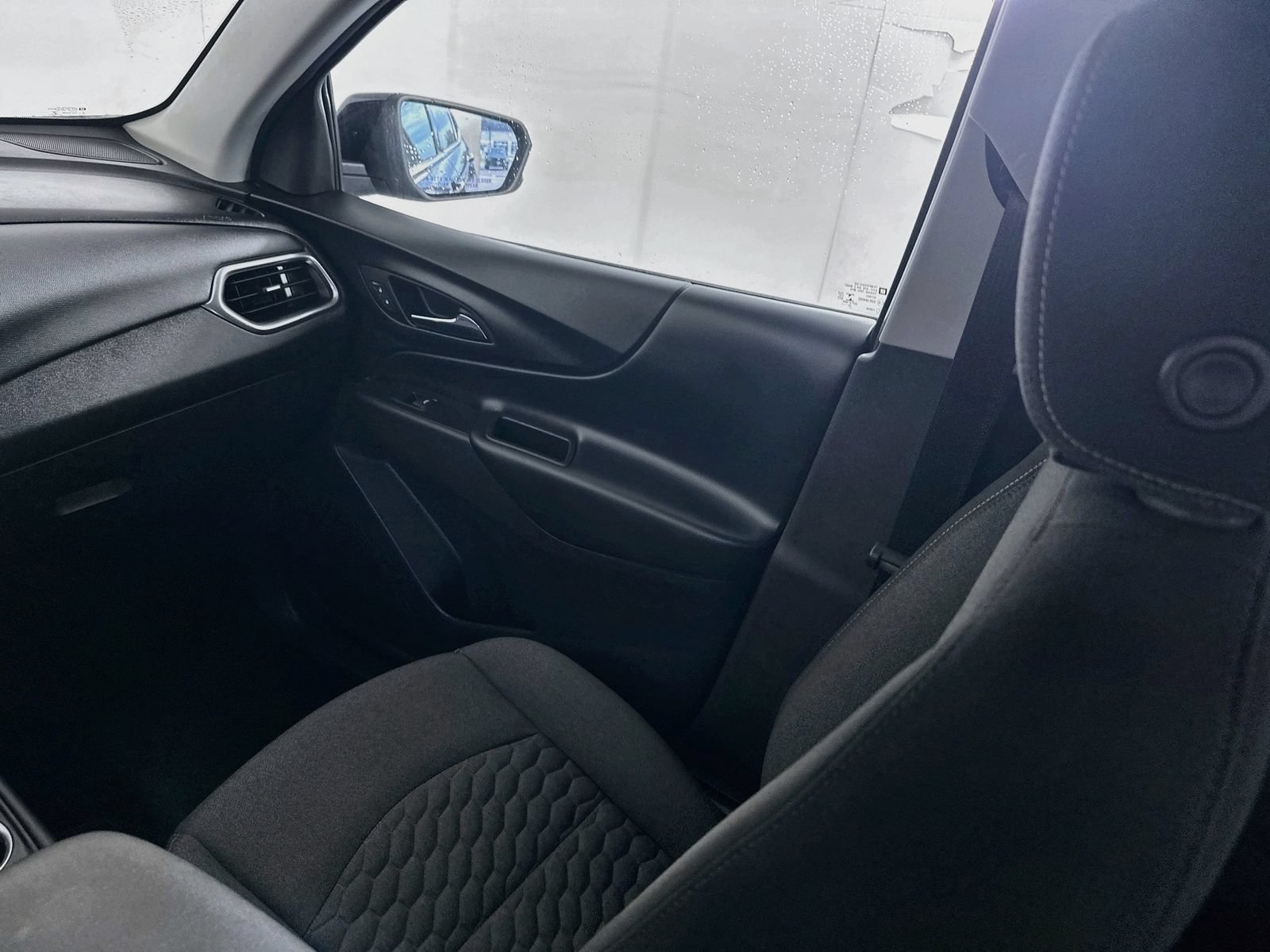 Used 2020 Chevrolet Equinox LT AWD/4WD image 21