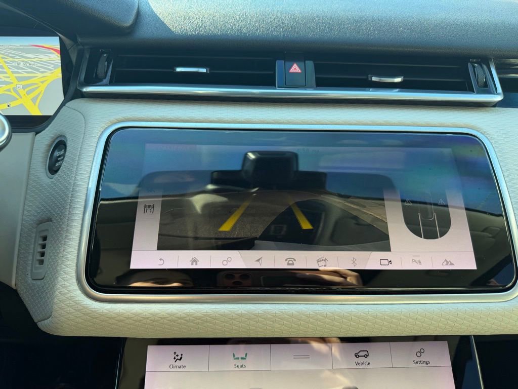 Used 2018 Land Rover Range Rover Velar R-Dynamic SE AWD/4WD image 18