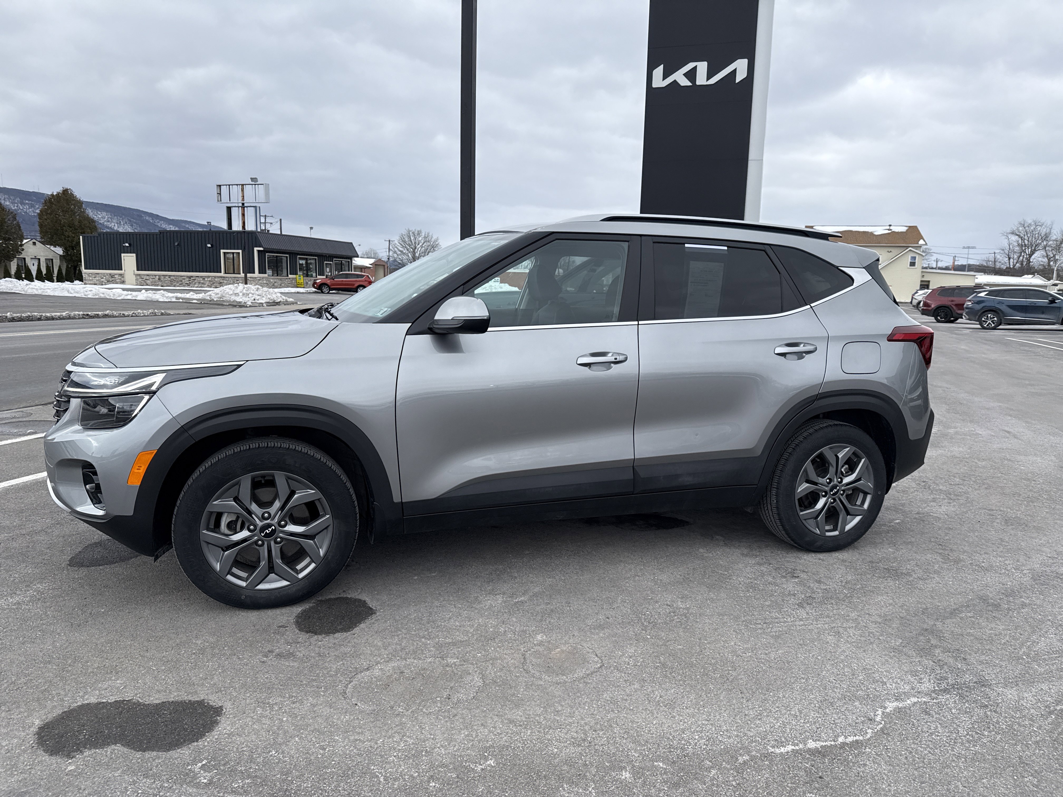 Certified 2024 Kia Seltos S image 7