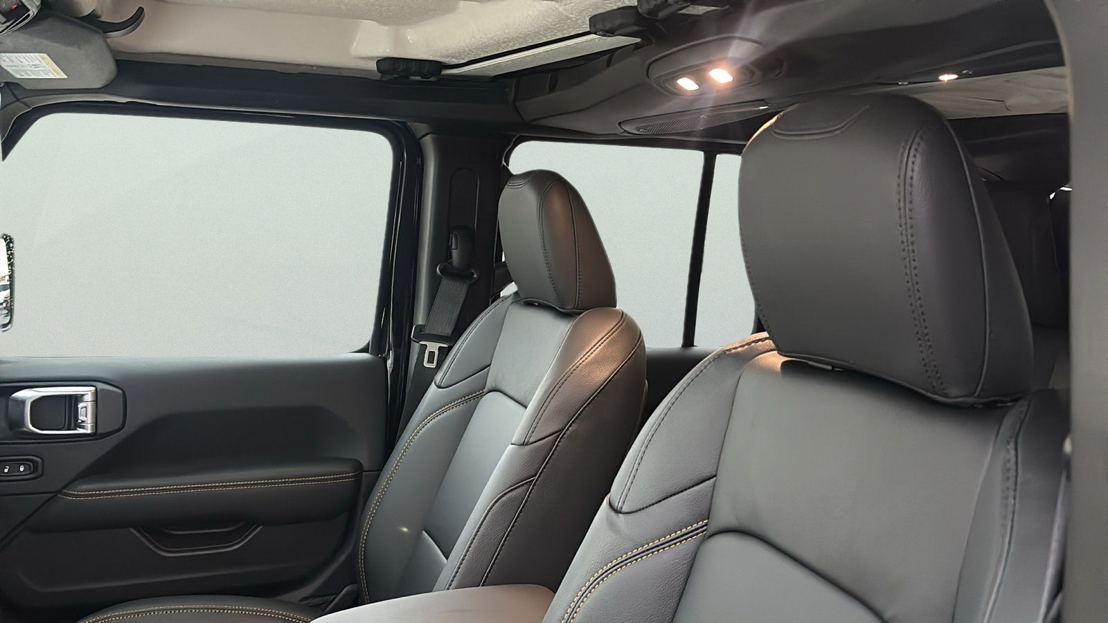 New 2025 Jeep Wrangler Unlimited Sahara AWD/4WD image 19