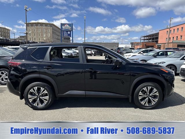 Used 2023 Nissan Rogue SV AWD/4WD image 3