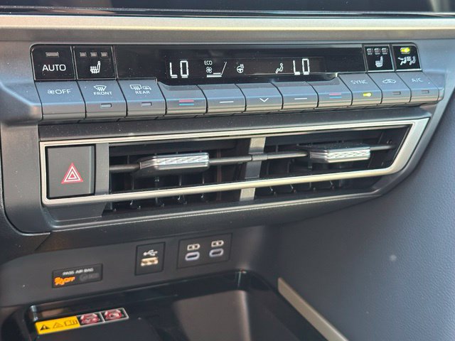 Used 2025 Toyota Camry XSE FWD image 31