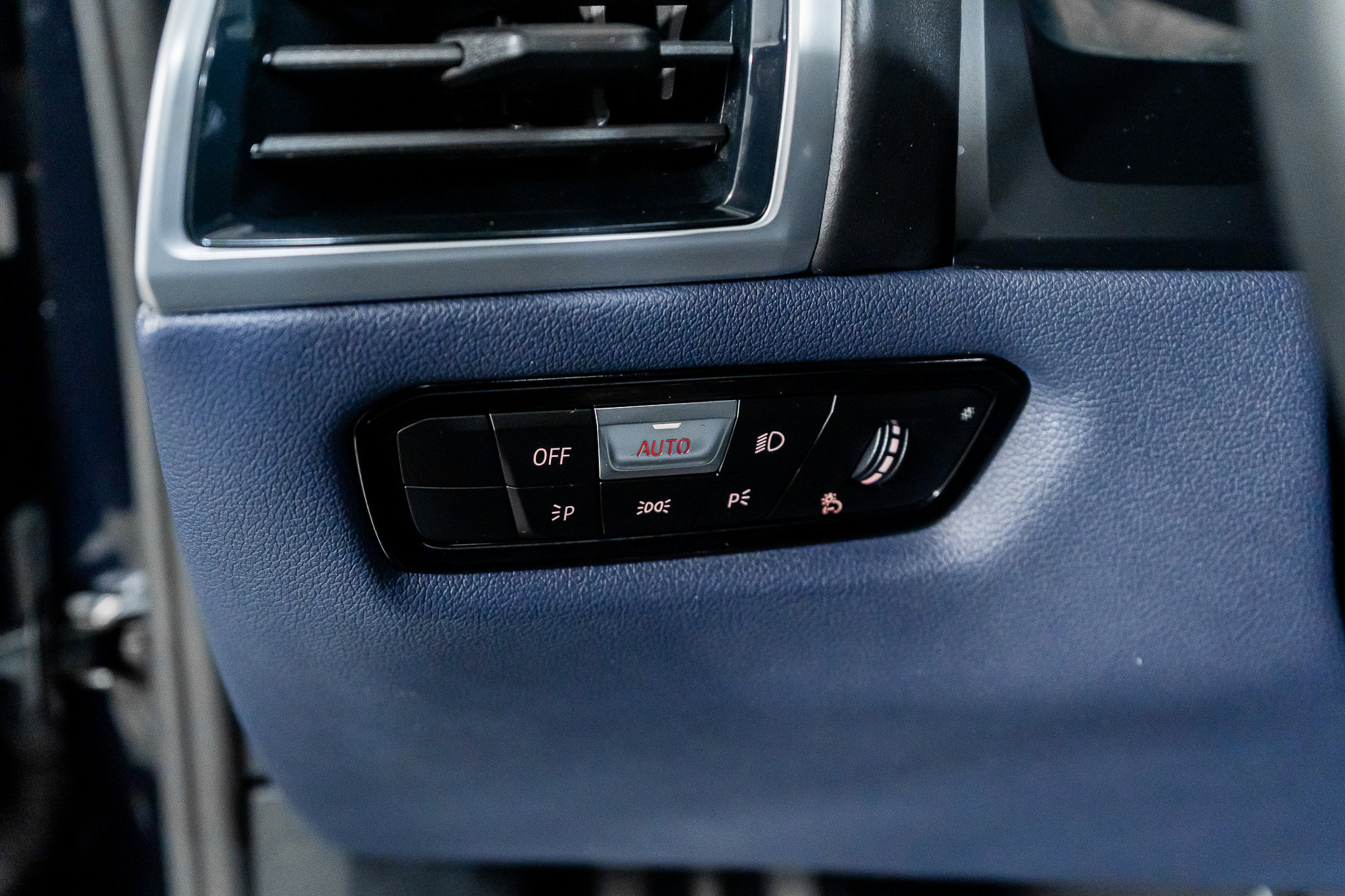 Used 2023 BMW M850i xDrive Convertible image 34