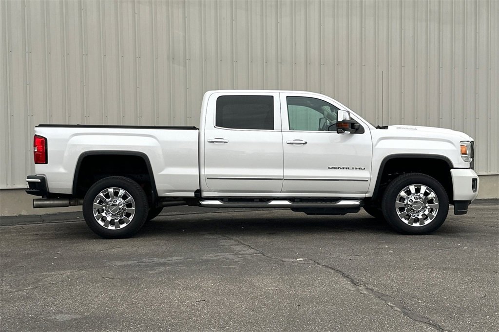Used 2018 GMC Sierra 2500 Denali w/ Duramax Plus Package image 3