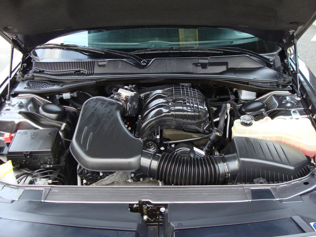 Used 2023 Dodge Challenger SXT w/ Plus Package RWD image 8