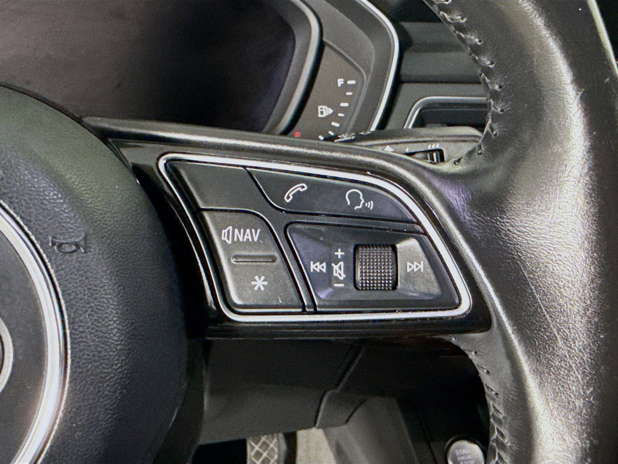 Used 2017 Audi A4 2.0T Premium Plus w/ Premium Plus Package image 15