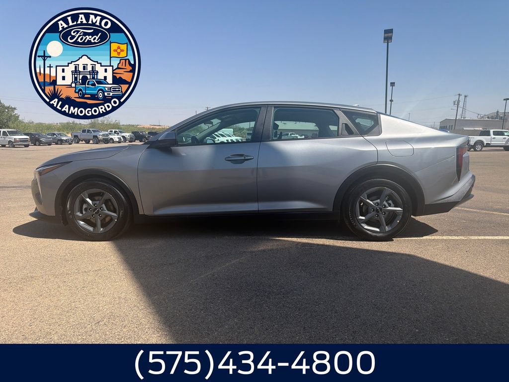 Used 2025 Kia K4 LXS FWD image 2