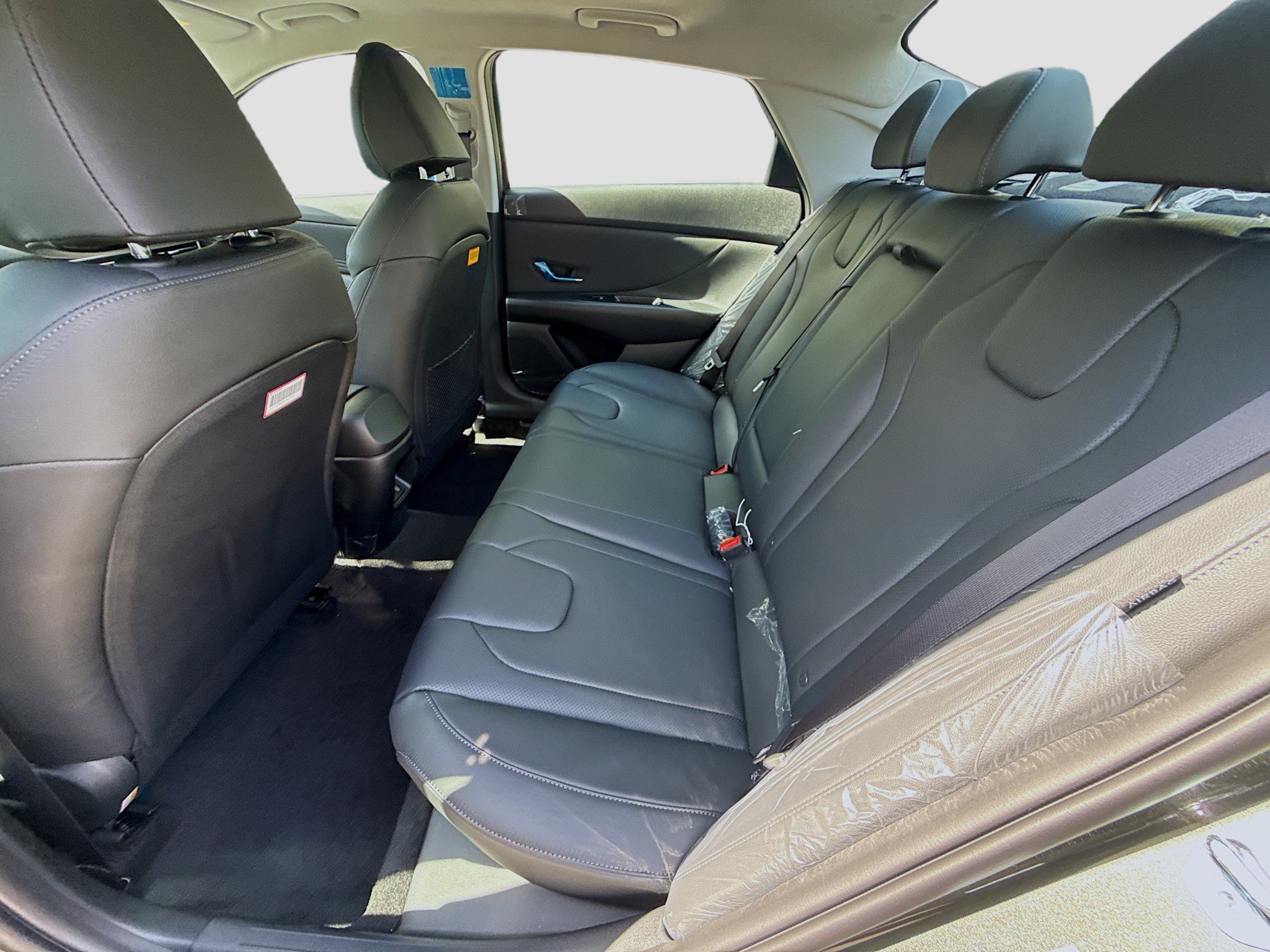 New 2026 Hyundai Elantra Limited FWD image 17
