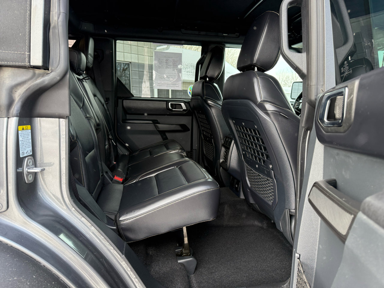 Used 2025 Ford Bronco Badlands image 12