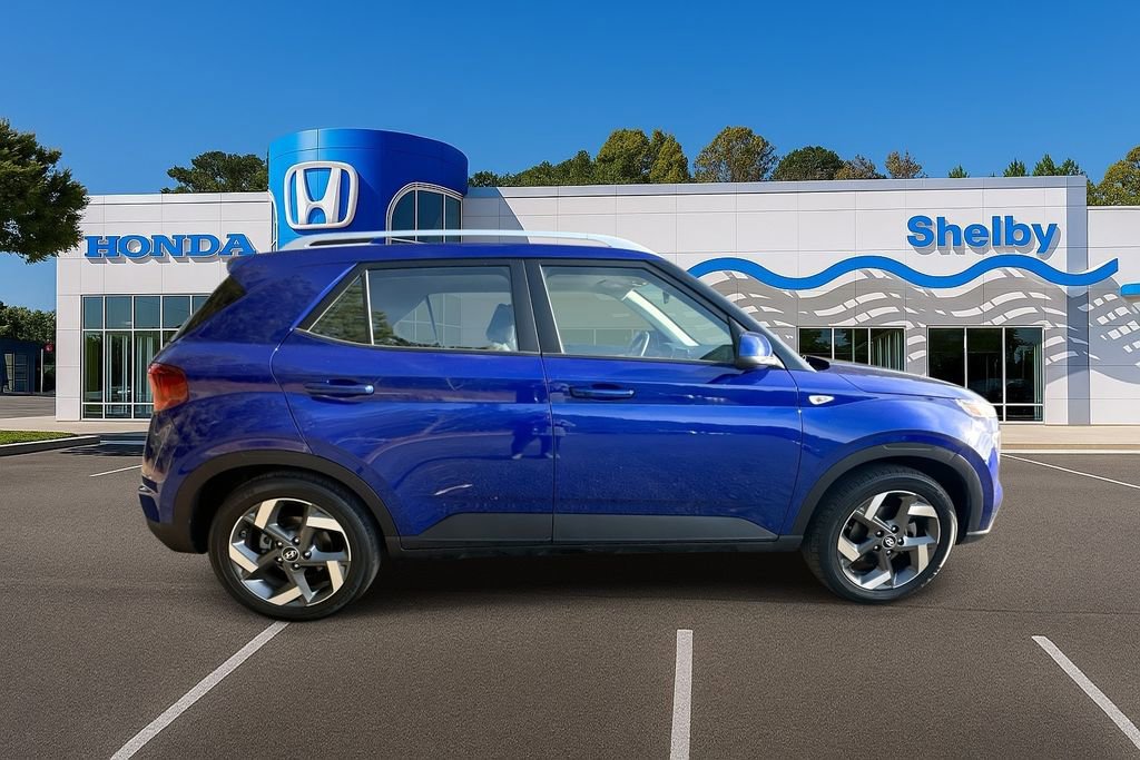 Used 2024 Hyundai Venue SEL image 9
