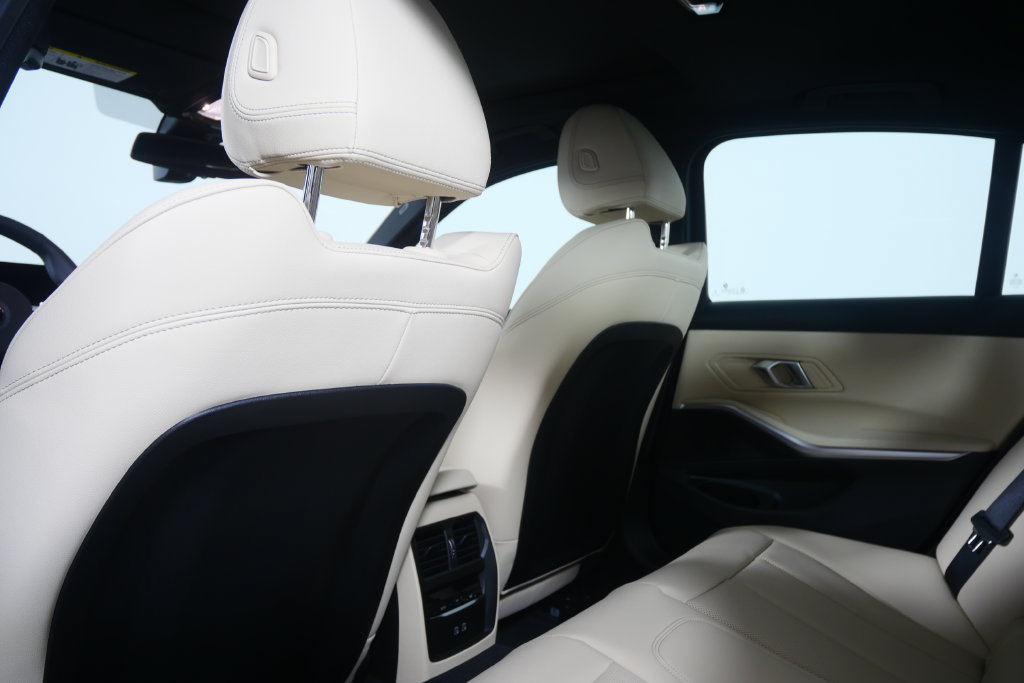 New 2026 BMW 330i Sedan w/ M Sport Package RWD image 17