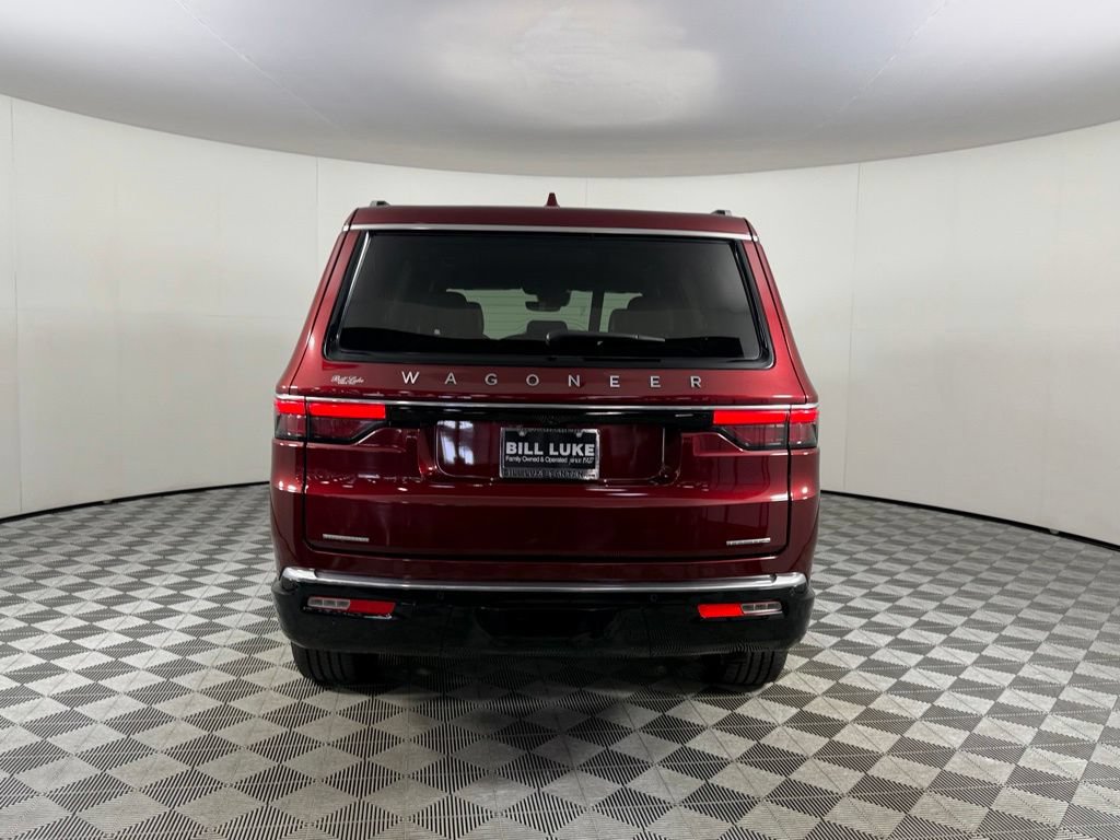 Used 2023 Jeep Wagoneer Series III w/ Preferred Equipment Group AWD/4WD image 7