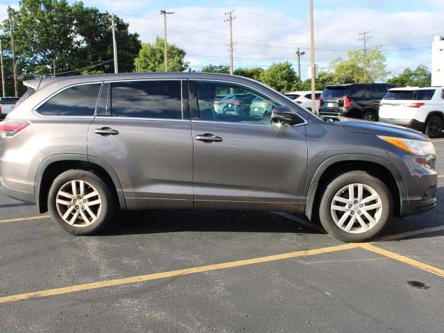 Used 2014 Toyota Highlander LE AWD/4WD image 5