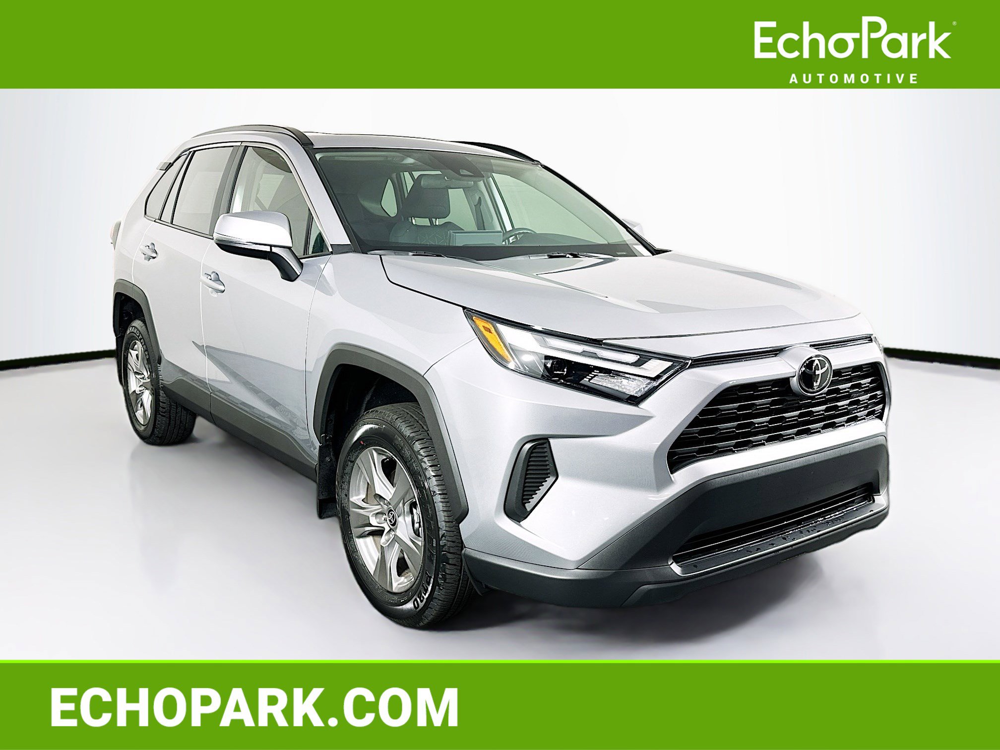 Used 2025 Toyota RAV4 XLE w/ Convenience Package FWD image 1