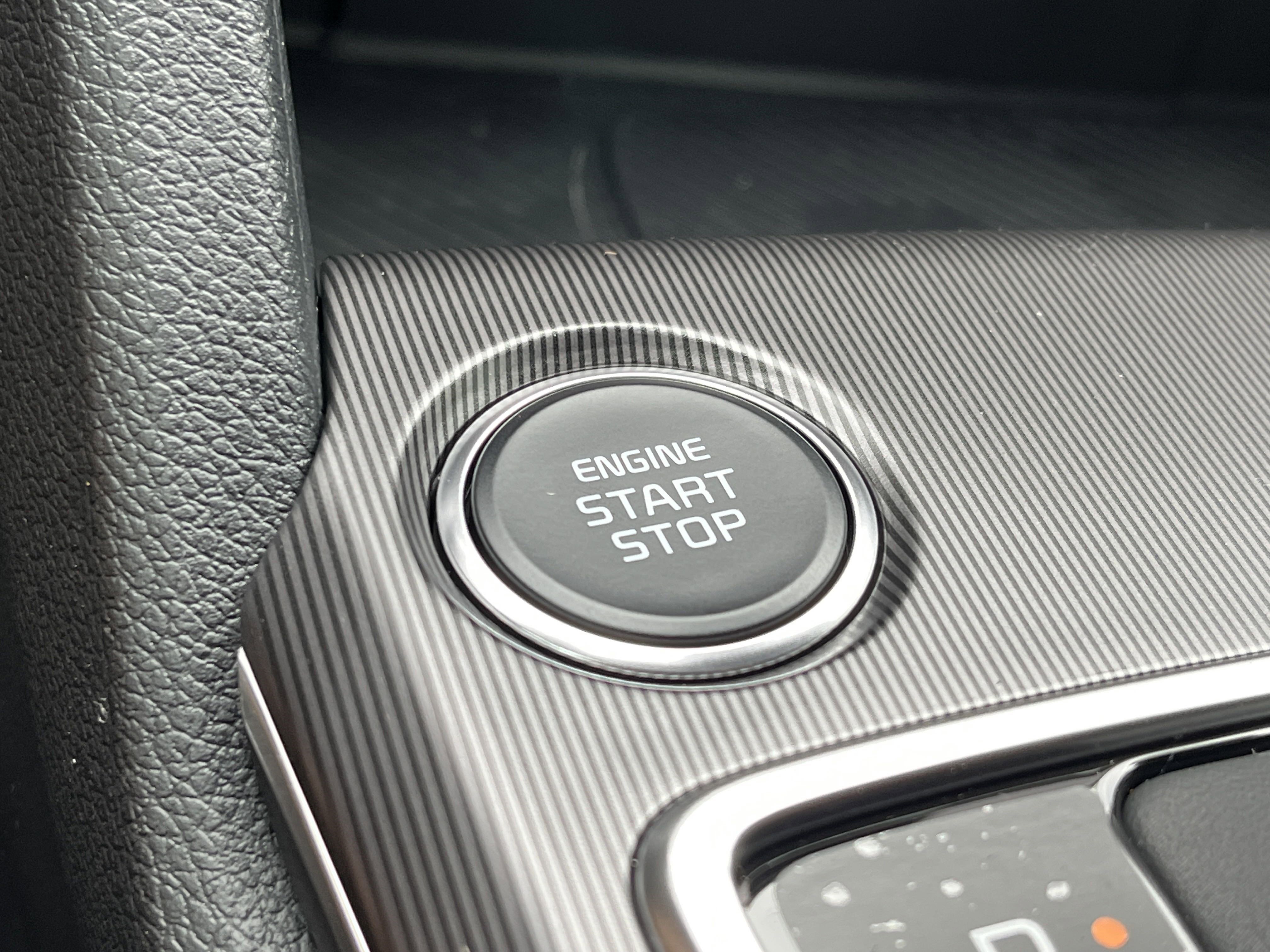 New 2026 Kia Sportage EX w/ EX Panorama Roof Package image 13