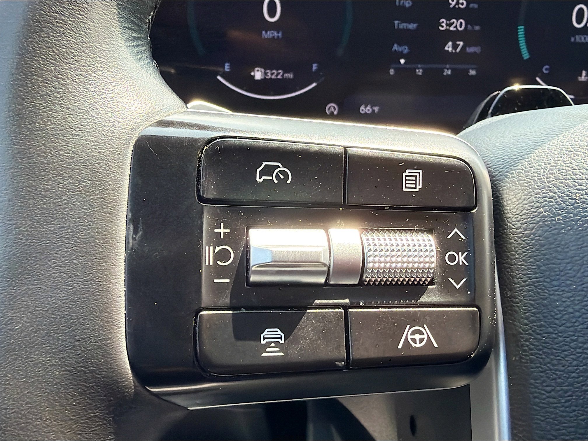 Used 2024 Hyundai Santa Fe Limited image 39