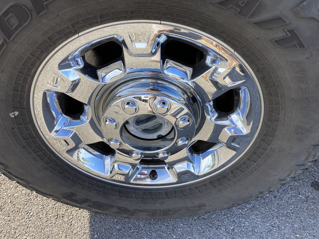 Used 2016 Ford F350 XLT w/ XLT Premium Package AWD/4WD image 11