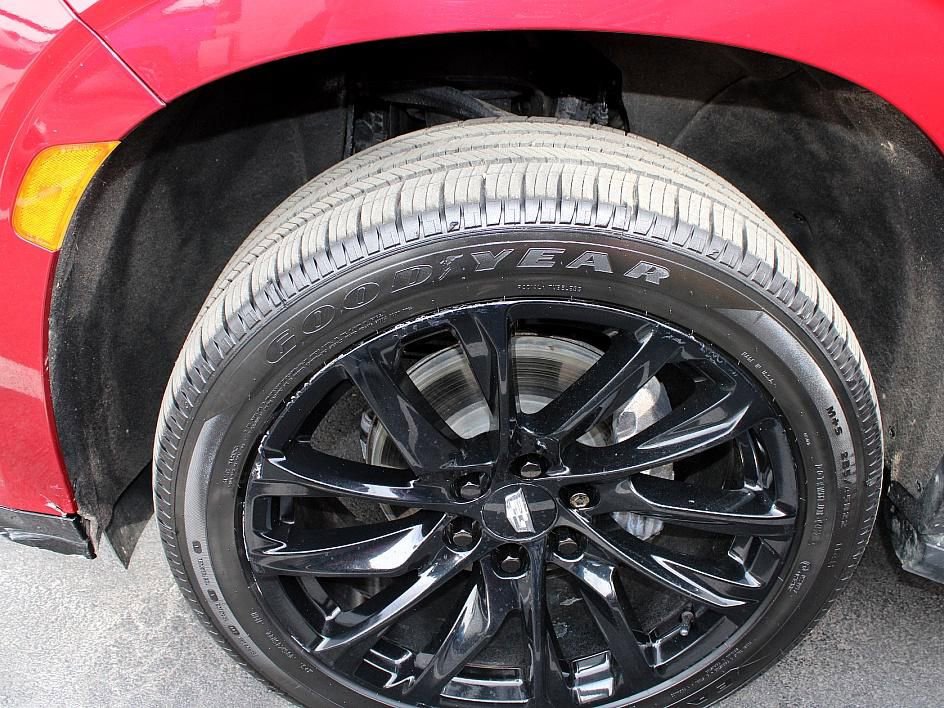 Used 2022 Cadillac Escalade Luxury image 9