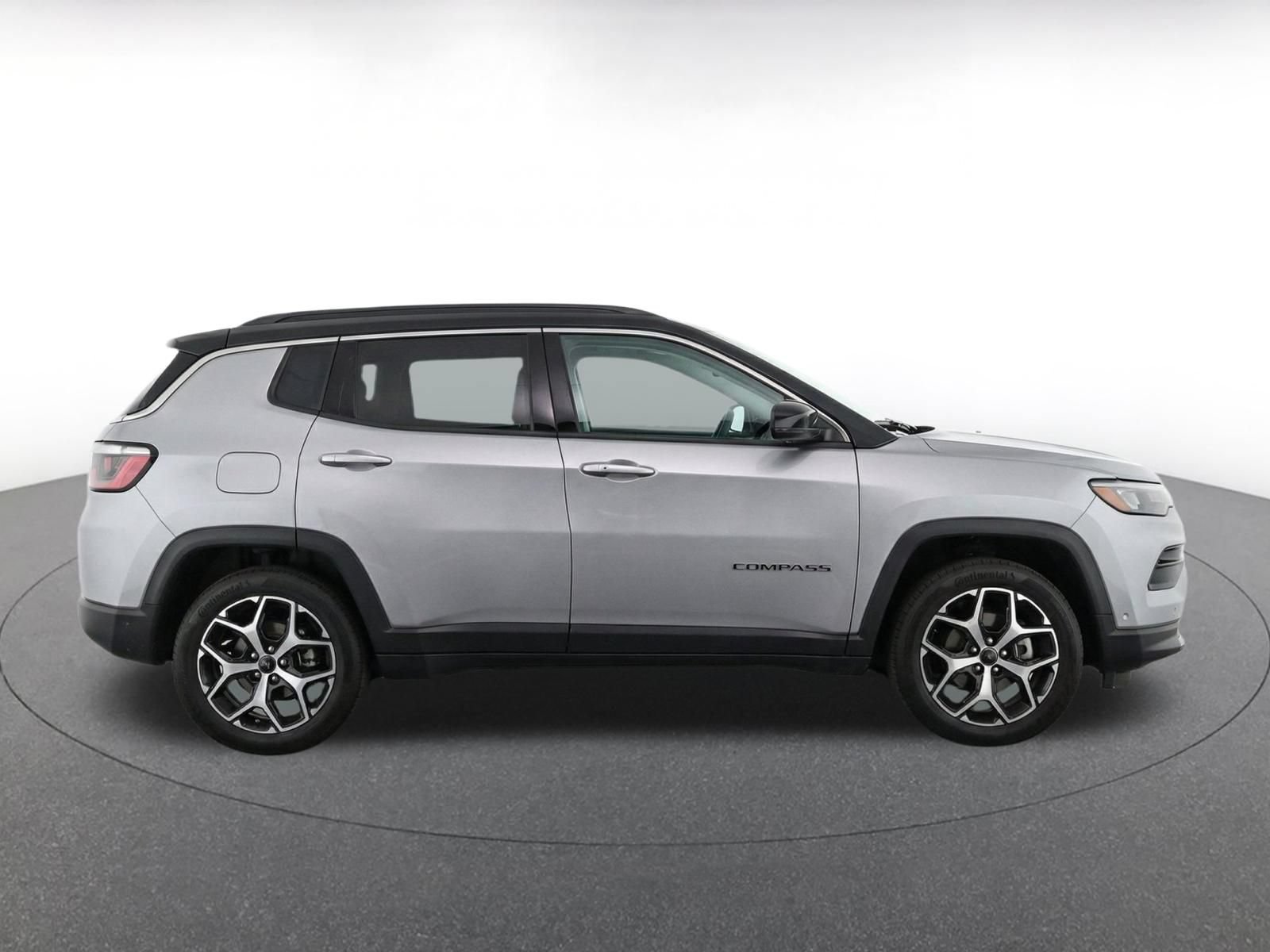 Used 2025 Jeep Compass Limited AWD/4WD image 10