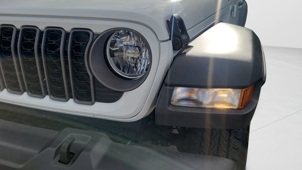 Used 2026 Jeep Gladiator Sport AWD/4WD image 25