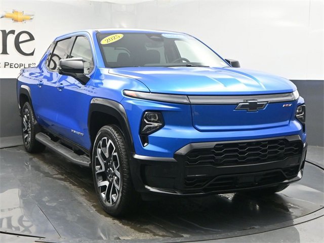 Certified 2025 Chevrolet Silverado EV RST image 48