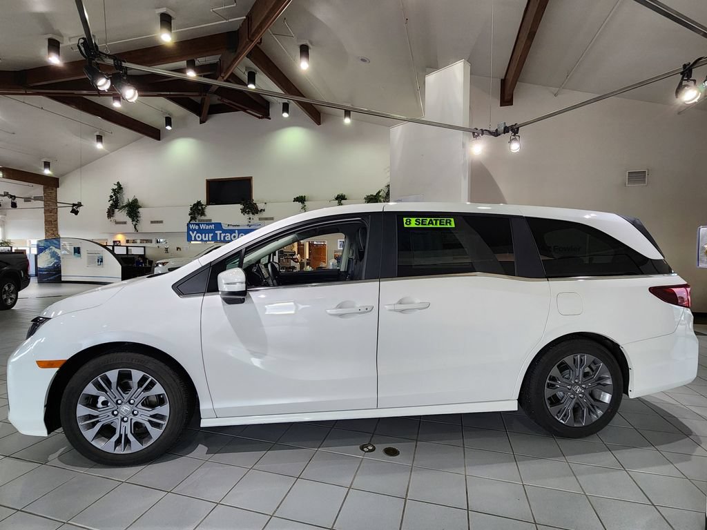 New 2026 Honda Odyssey Touring image 5