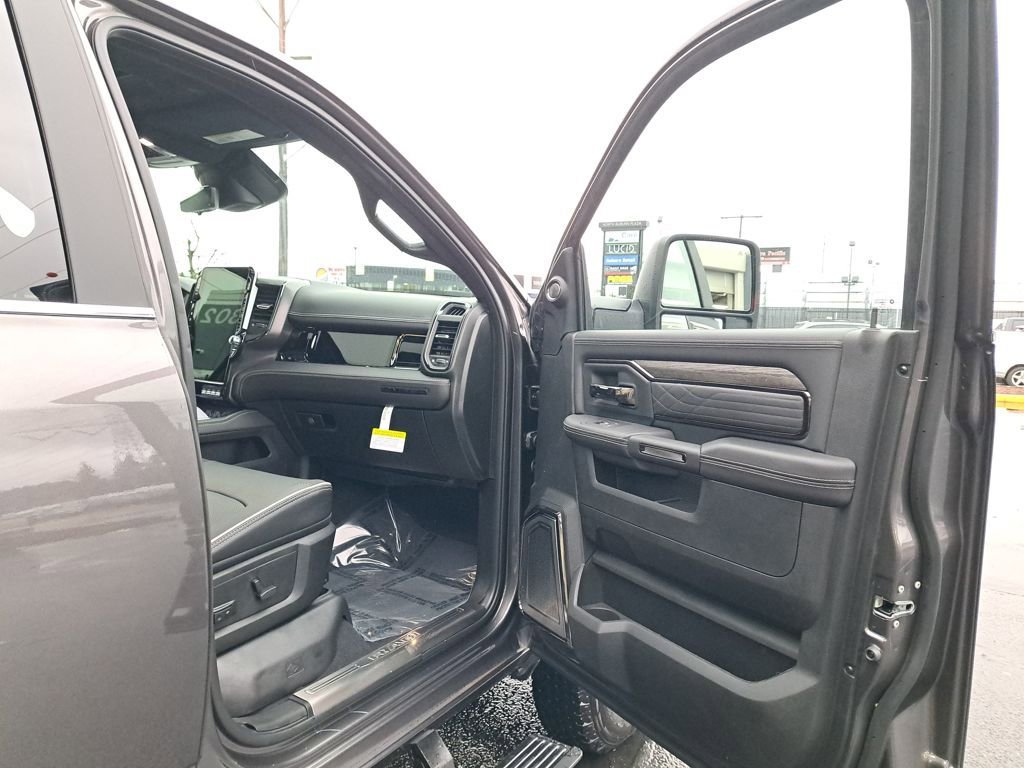 New 2026 RAM 3500 Limited image 16