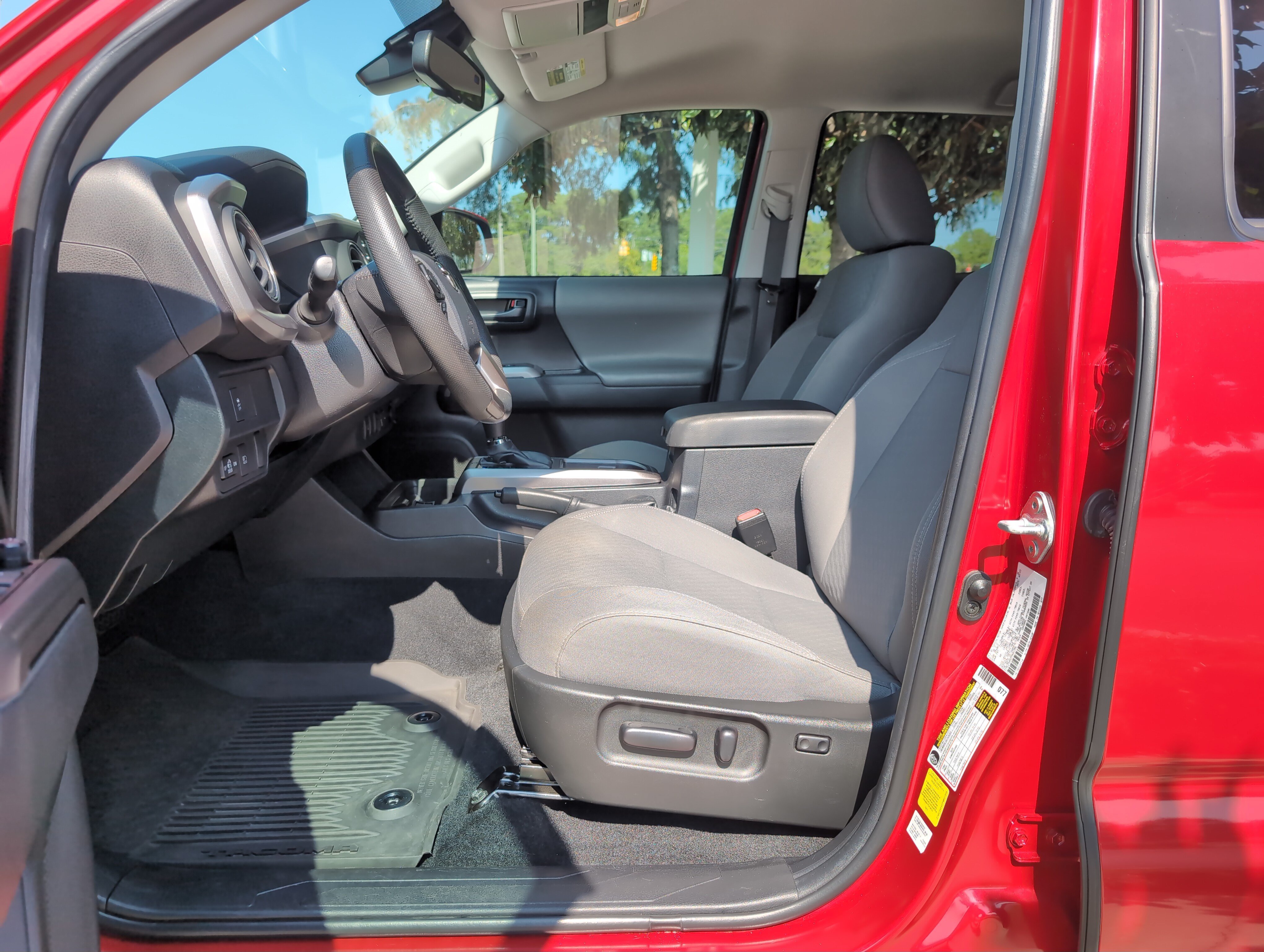 Certified 2023 Toyota Tacoma SR5 AWD/4WD image 16
