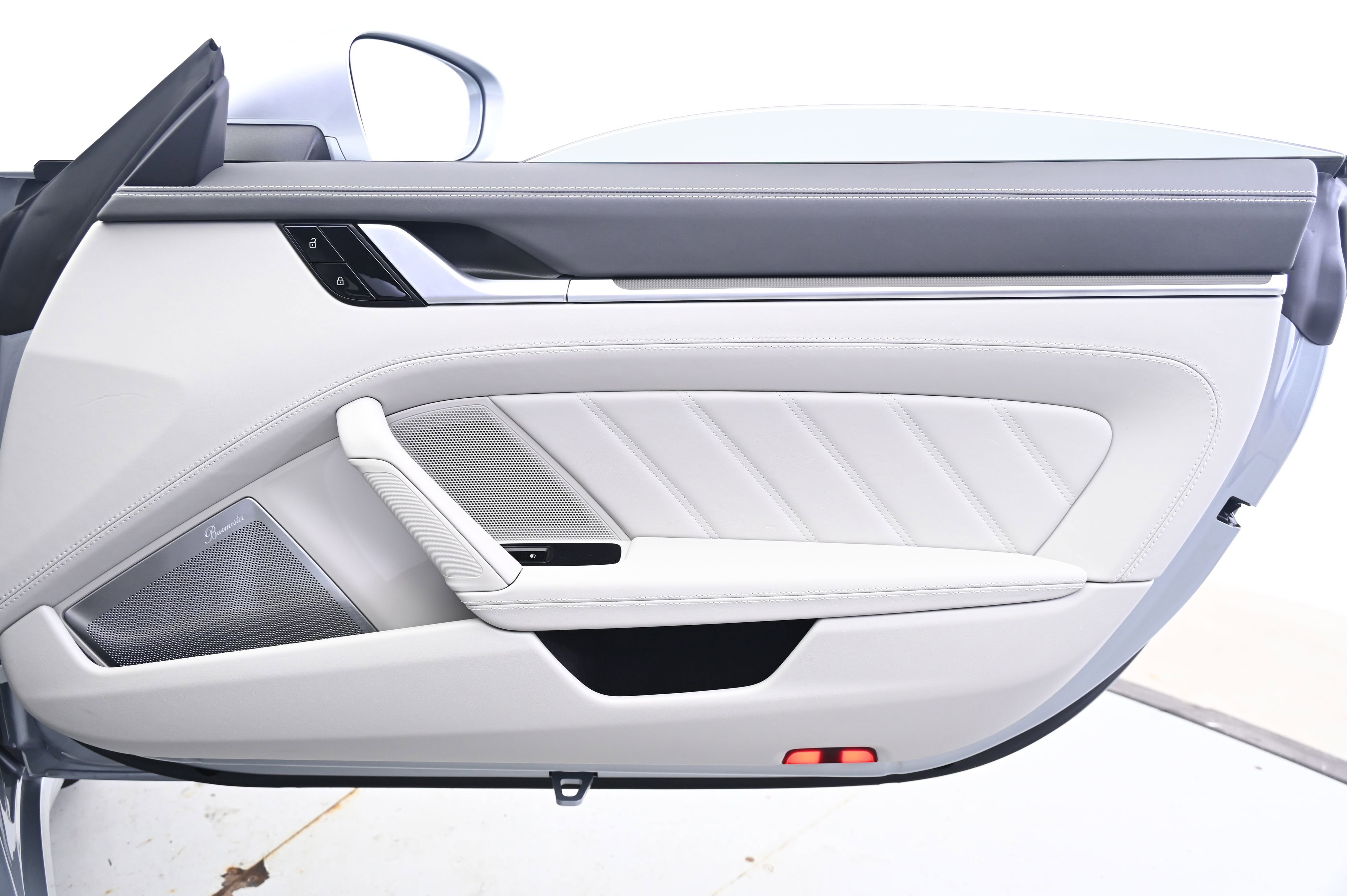 Used 2021 Porsche 911 Turbo image 16