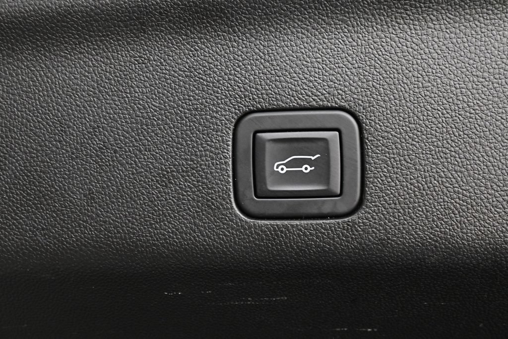 Used 2025 Chevrolet Suburban High Country AWD/4WD image 24