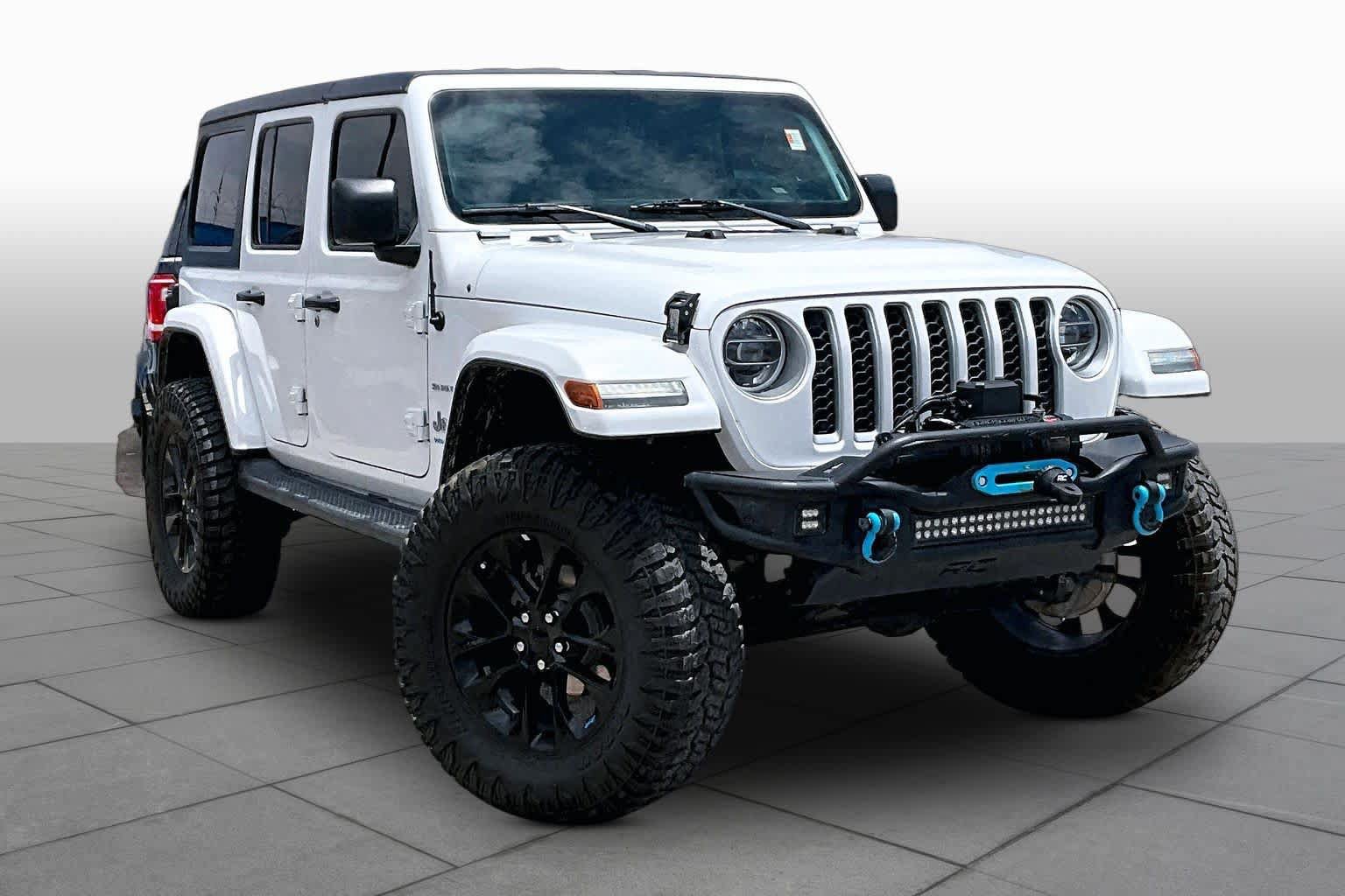 Used 2022 Jeep Wrangler Unlimited Sahara AWD/4WD image 3