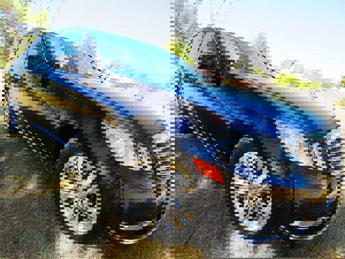 Used 2011 Mercedes-Benz E 550 Sport image 11