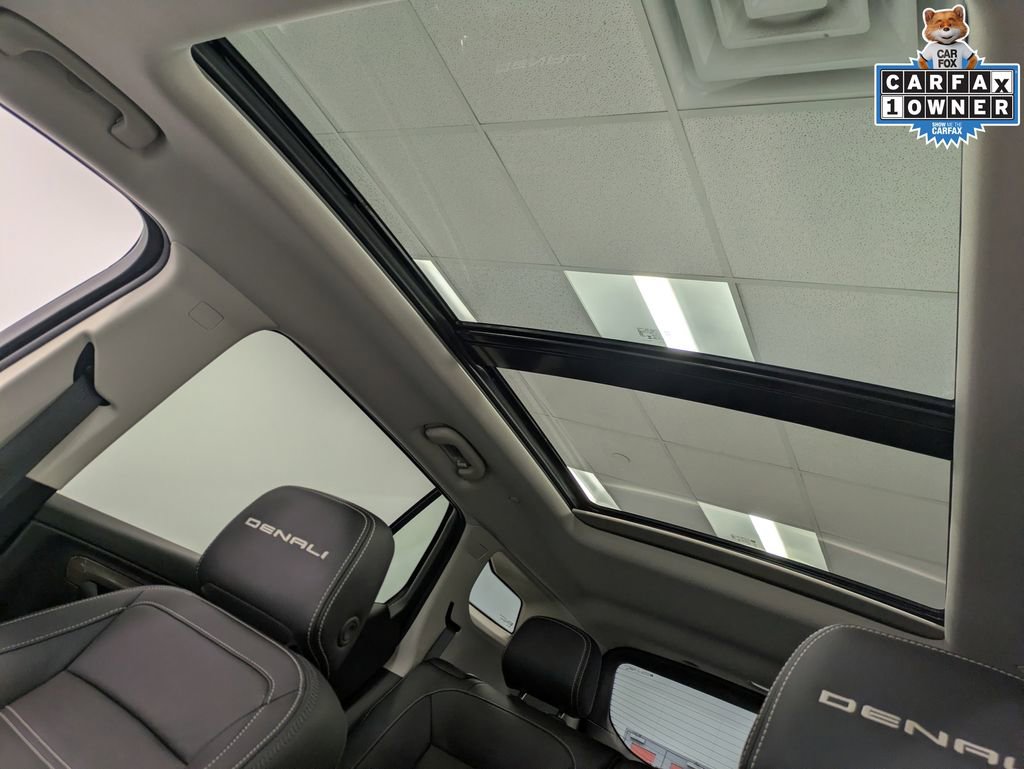 Used 2024 GMC Terrain Denali w/ Denali Premium Package image 24
