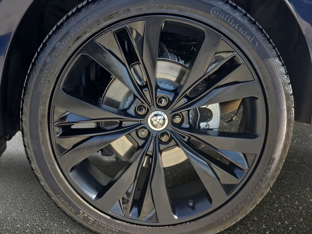 Used 2025 Jaguar F-PACE R-Dynamic S image 34