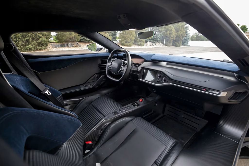 Used 2018 Ford GT image 17