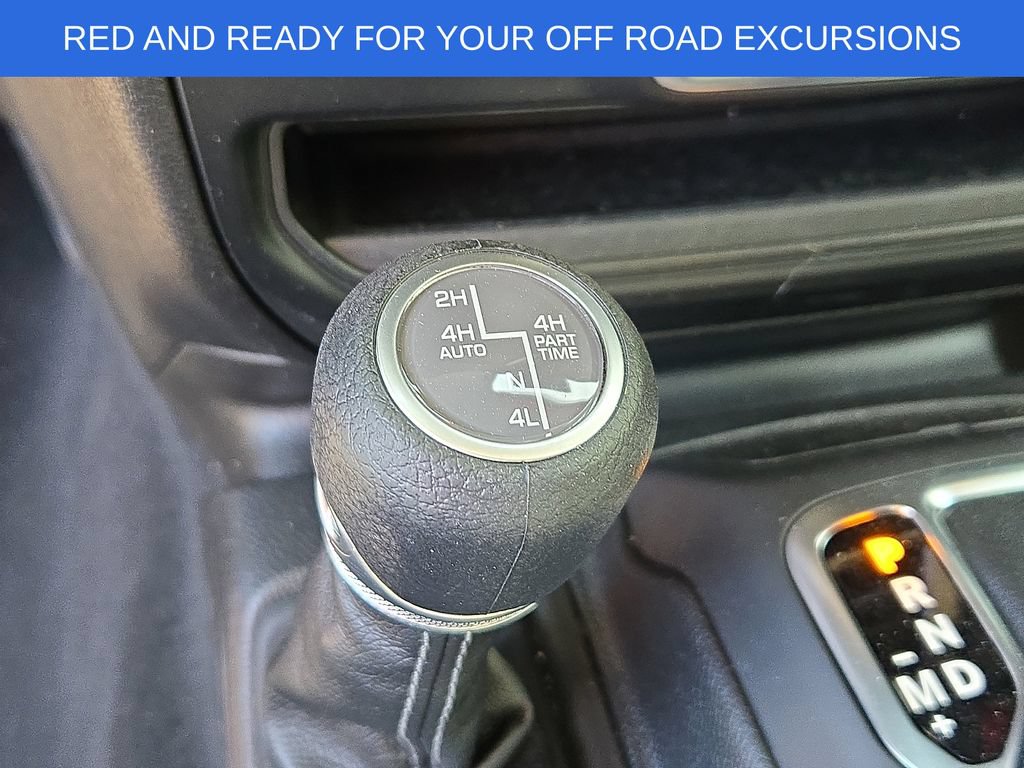 Used 2025 Jeep Wrangler Unlimited Sahara AWD/4WD image 23