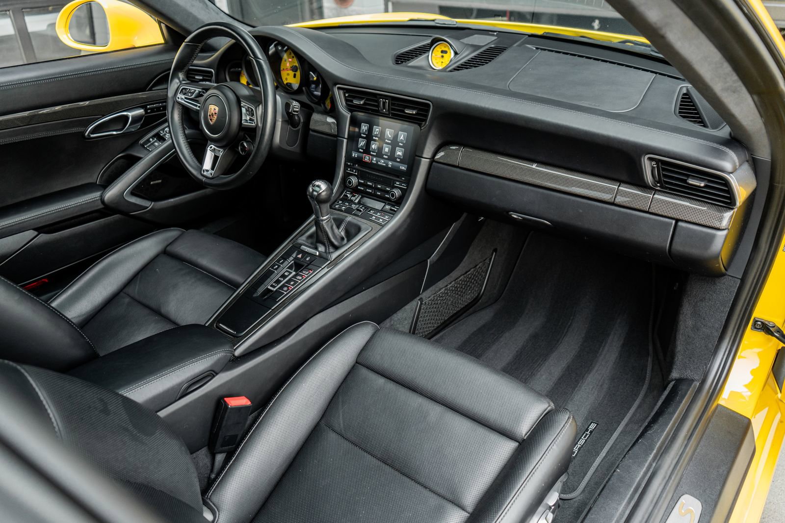 Used 2017 Porsche 911 Carrera S RWD image 2