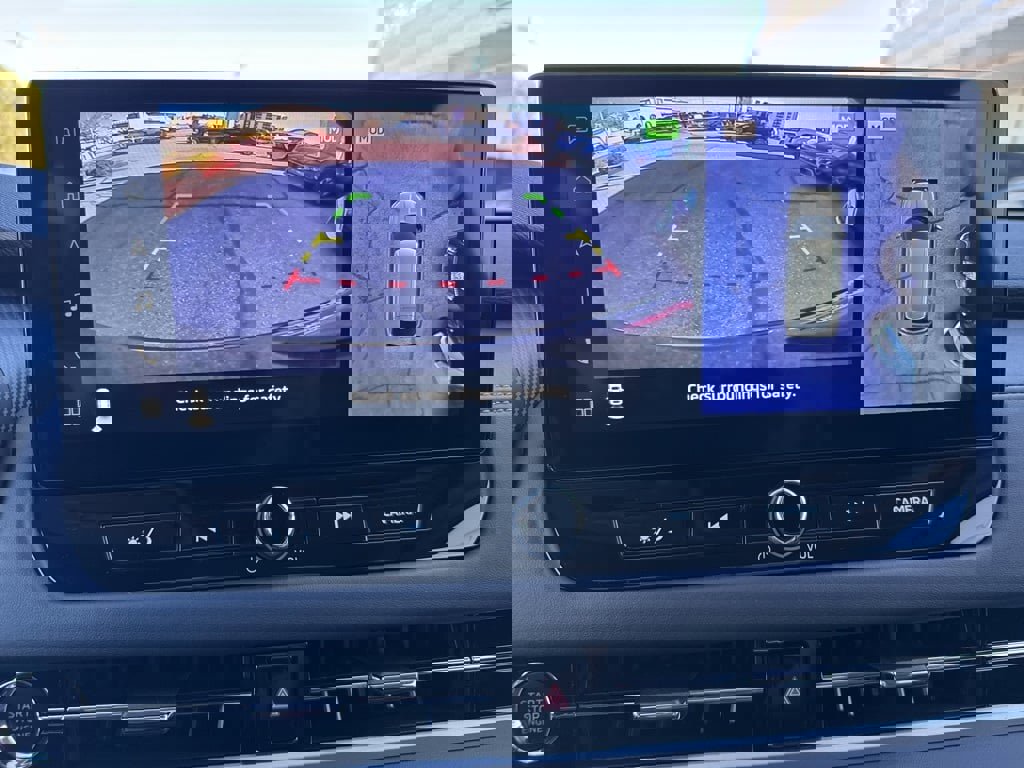 New 2025 Mitsubishi Outlander SE image 18