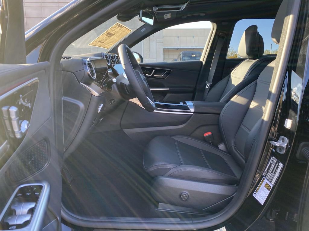 Certified 2025 Mercedes-Benz GLC 300 4MATIC image 17