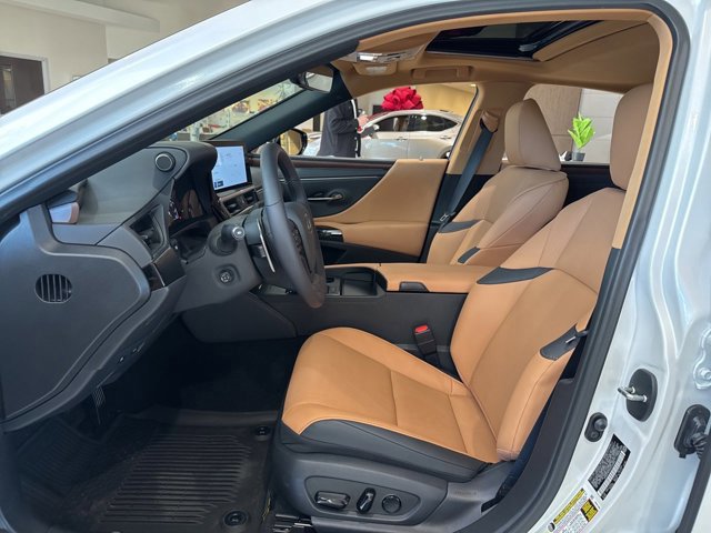 New 2025 Lexus ES 350 w/ Premium Package image 13