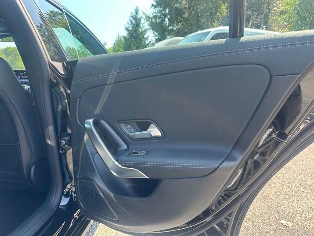 Used 2025 Mercedes-Benz CLA 250 4MATIC image 21